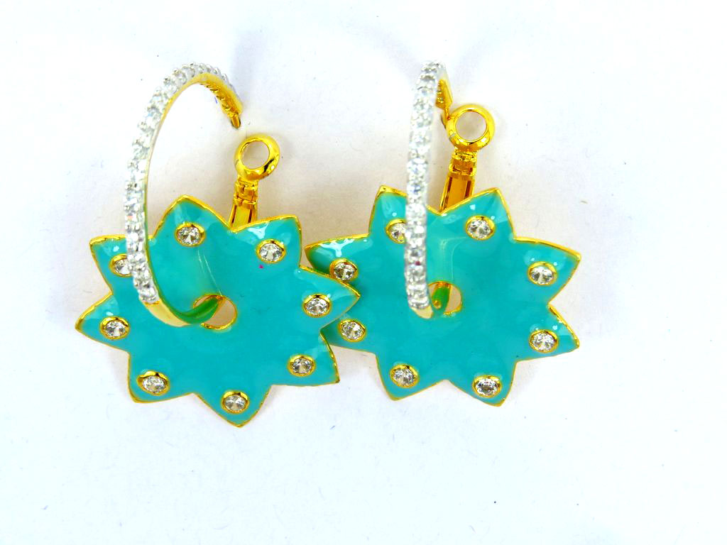 flirty hoop earrings star shape