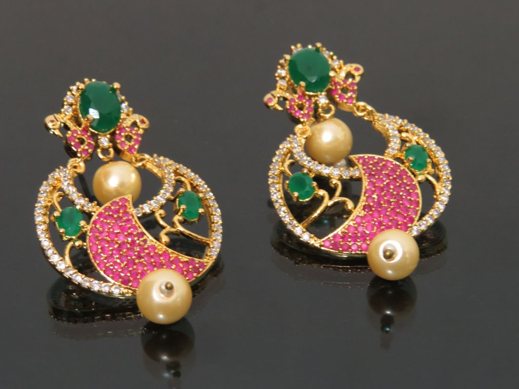 Small Earrings Peacock design golden