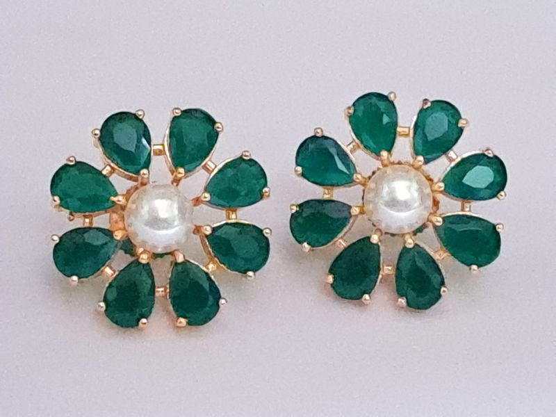 floral designer stud golden green