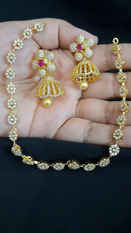 ad chain necklace with jhumki earrings