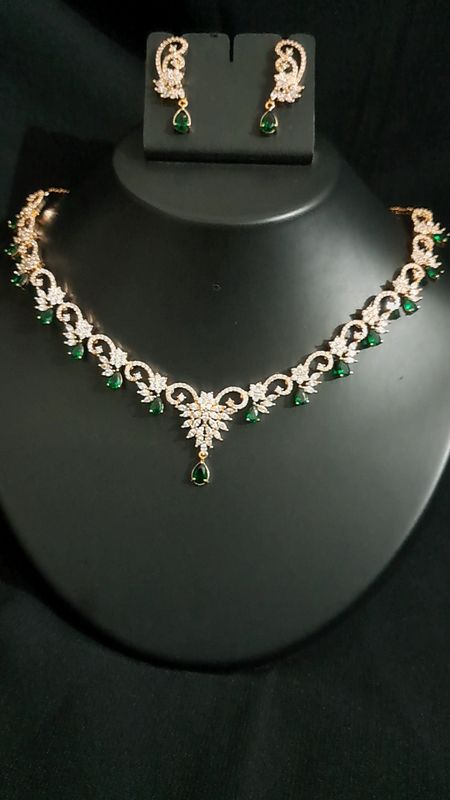 glittering cz stones fashion necklace
