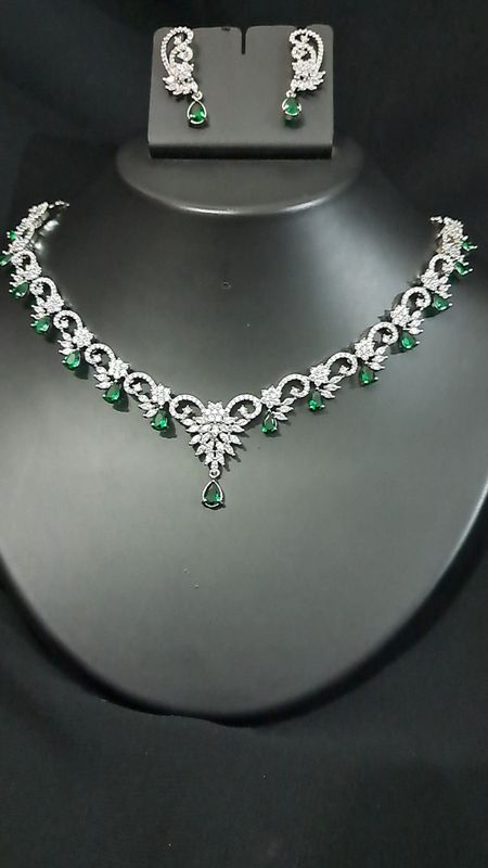 glittering cz necklace in slender look