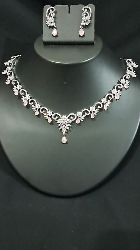 Single Layer Slender Look Necklace