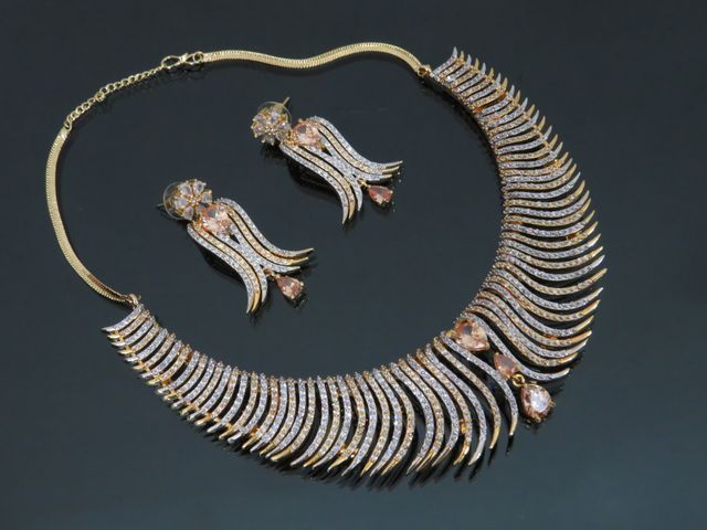 classic style ad necklace set
