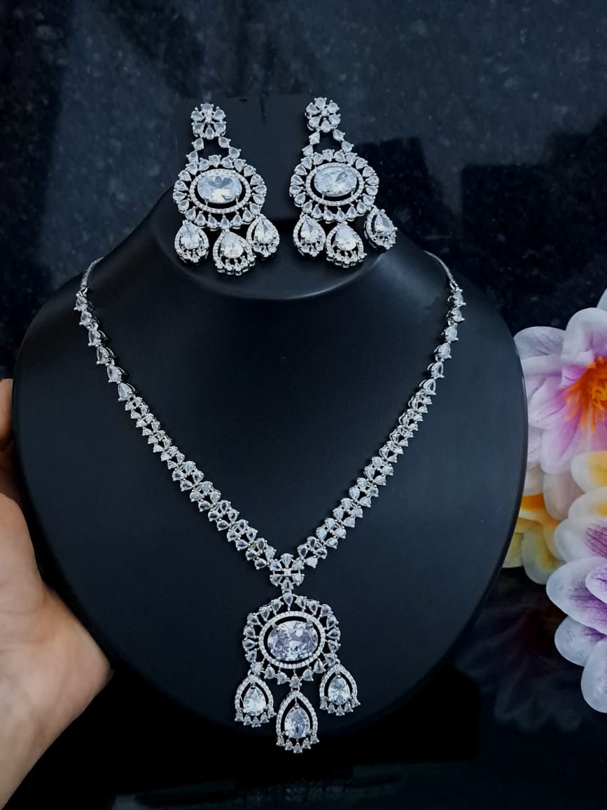 Discover High-Quality Indian Wholesale Jewelry at Discounted Rates - White