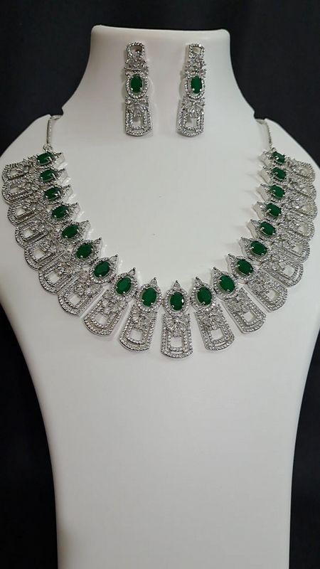 oval green stone necklace